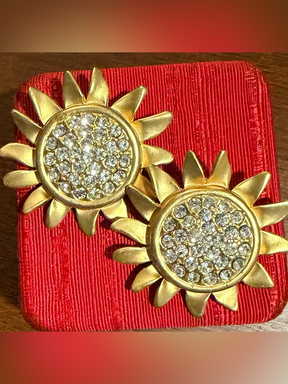 Vintage Gold tone Crystal Sunflower clip on Earrings - Women Jewelry